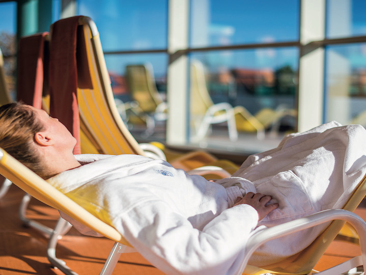 Entspannung auf der Sonnengalerie. | Foto: Kurzentrum Waren (Müritz)